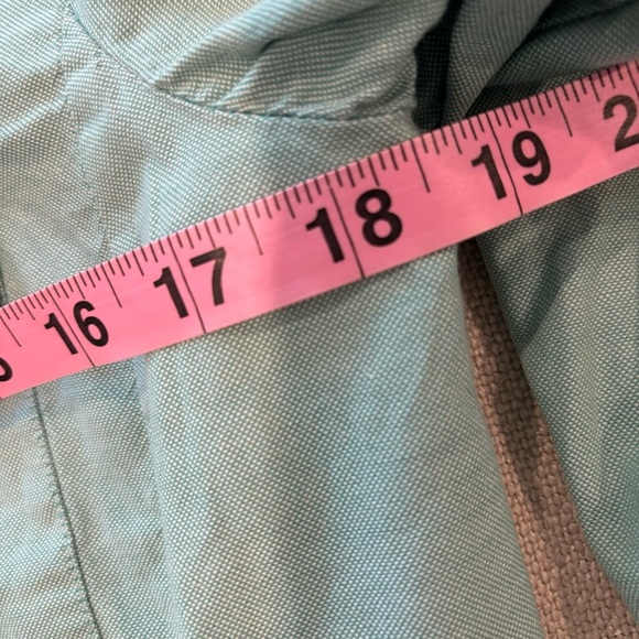 Banana Republic Soft green button down size Medium - Picture 6 of 8